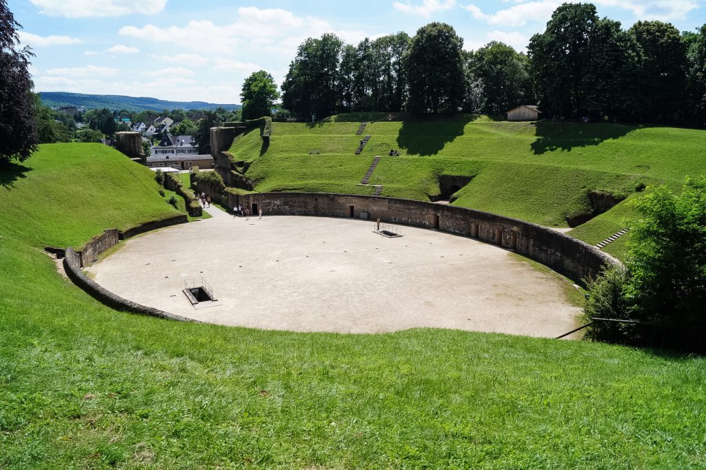 amphitheater gladiator colosseum rom travelblog blog