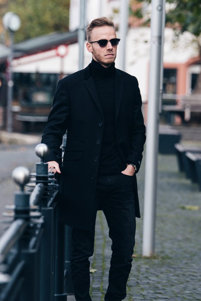 All Black Everything outfit with danie wellington