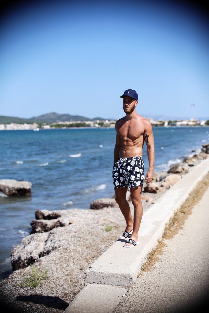 FASHION - Swimwear with ABOUT YOU Beachmode Sommer Badehose Badeshorts Blog Blogger