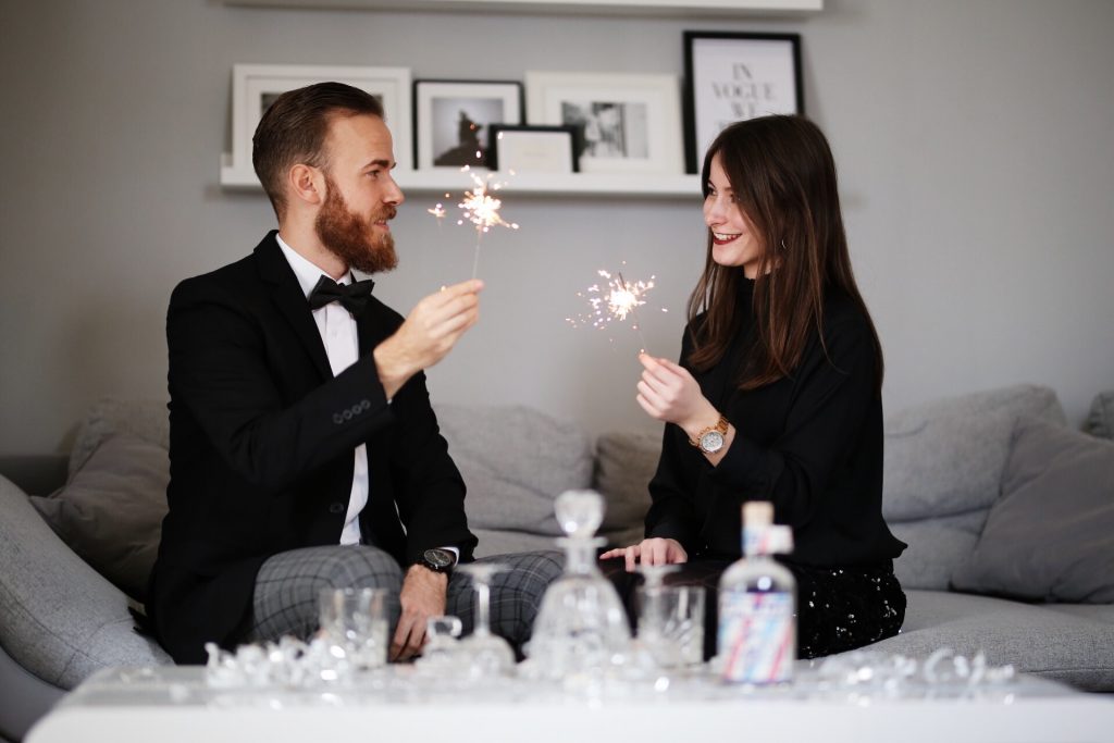 LIFESTYLE - Happy New Year Blog Post Silvester 2018 Fashion Travel Blogger Trier Luxembourg Couplegoals Coupleshot couple Gin applaus Liquid Director Interior Design