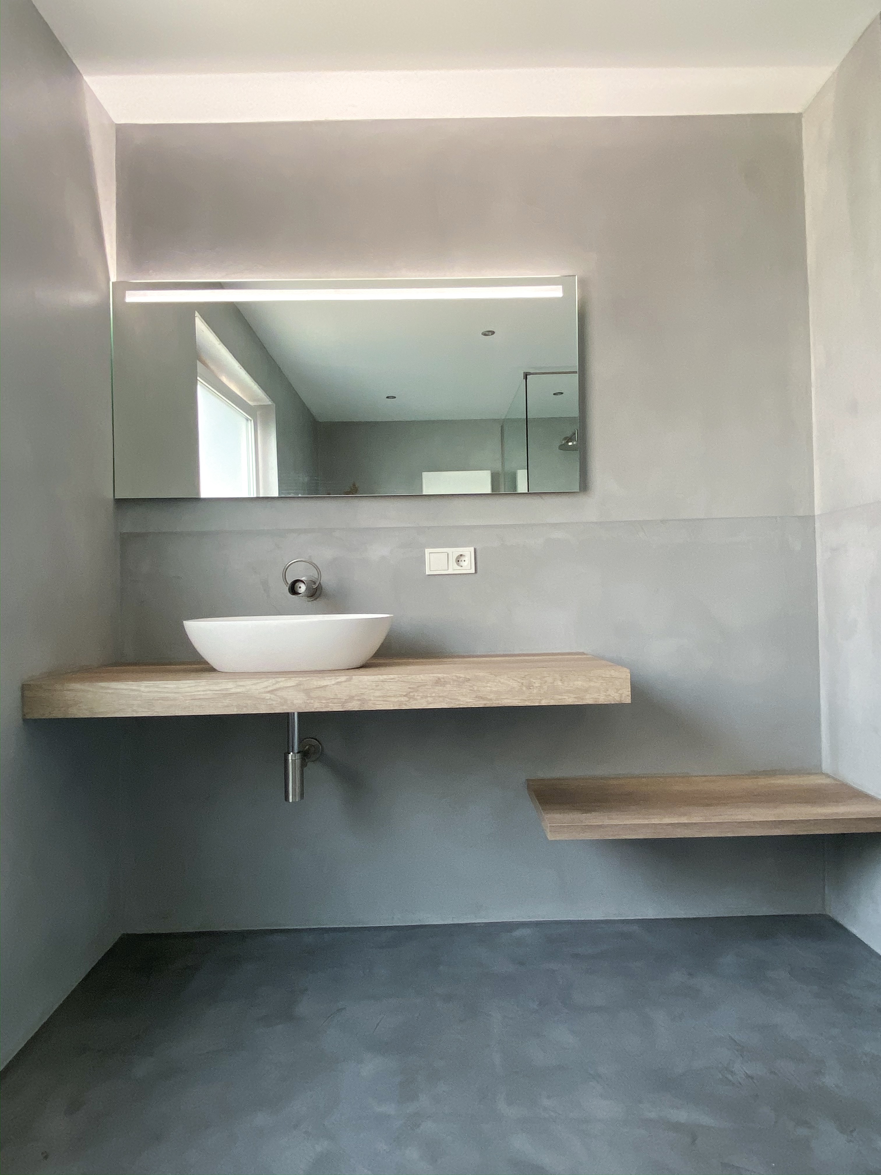 Beton-Cire Beton Optik Badezimmer Beton Style Betonoptik Sanierung Hausbau bauen Betonstyle badsanierung bad

